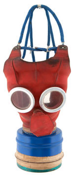 ENGLISH VERSION MICKEY MOUSE CHILD’S GAS MASK WITH RARE BAG.