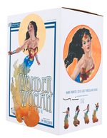 DC DYNAMICS STATUE WONDER WOMAN WAX HEAD MASTER SCULPT AND RESIN TORSO WITH STATUE IN BOX.