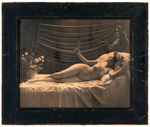 EARLY 1900s NUDE FEMALE PHOTO IN VINTAGE FRAME.