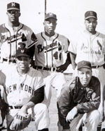 WILLIE MAYS ALL-STARS BARNSTORMING TEAM PHOTO WITH AARON/DOBY/IRVIN/BANKS AND OTHERS.