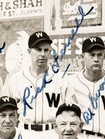 WASHINGTON SENATORS 1944 TEAM SIGNED PHOTO WITH RICK FERRELL & EARLY WYNN.