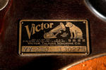 VICTOR VICTROLA VV-210 CABINET PHONOGRAPH.